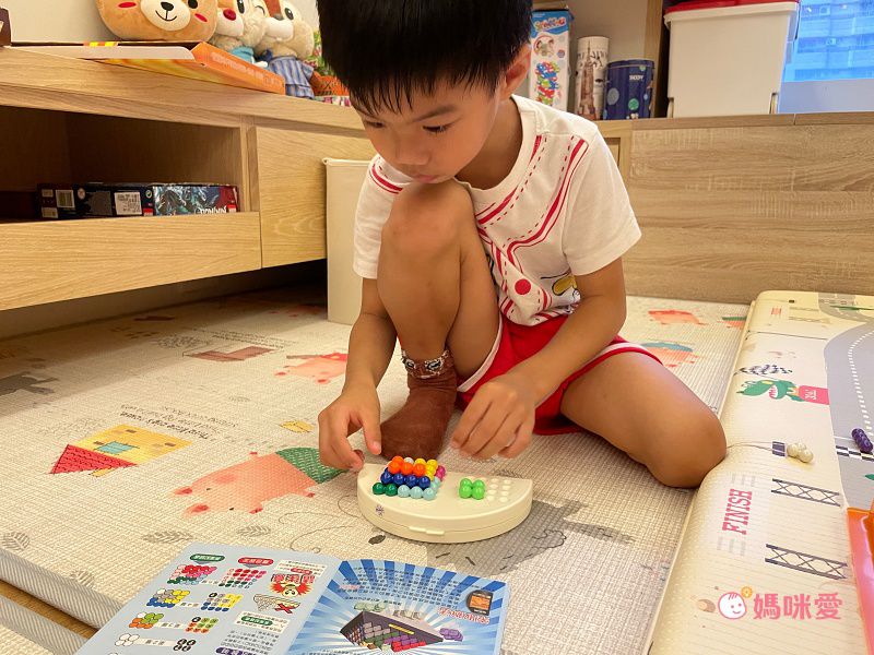 雙人對戰！挑戰金頭腦【LONPOS龍博士】隨身攜帶桌遊