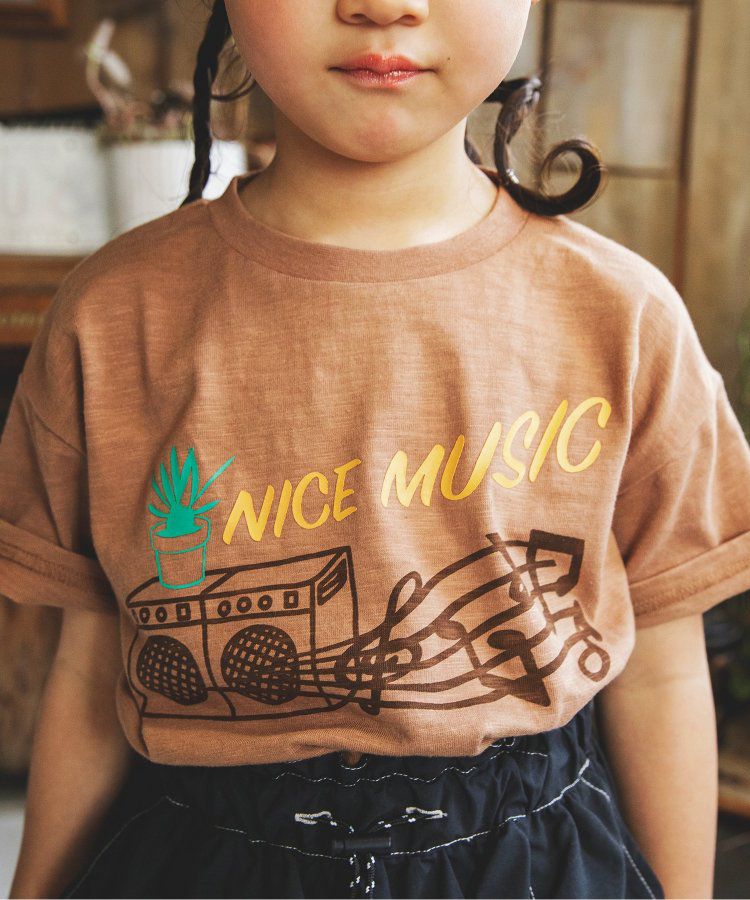 日本 BREEZE - 童趣音樂印花短袖上衣-向日葵黑膠-白