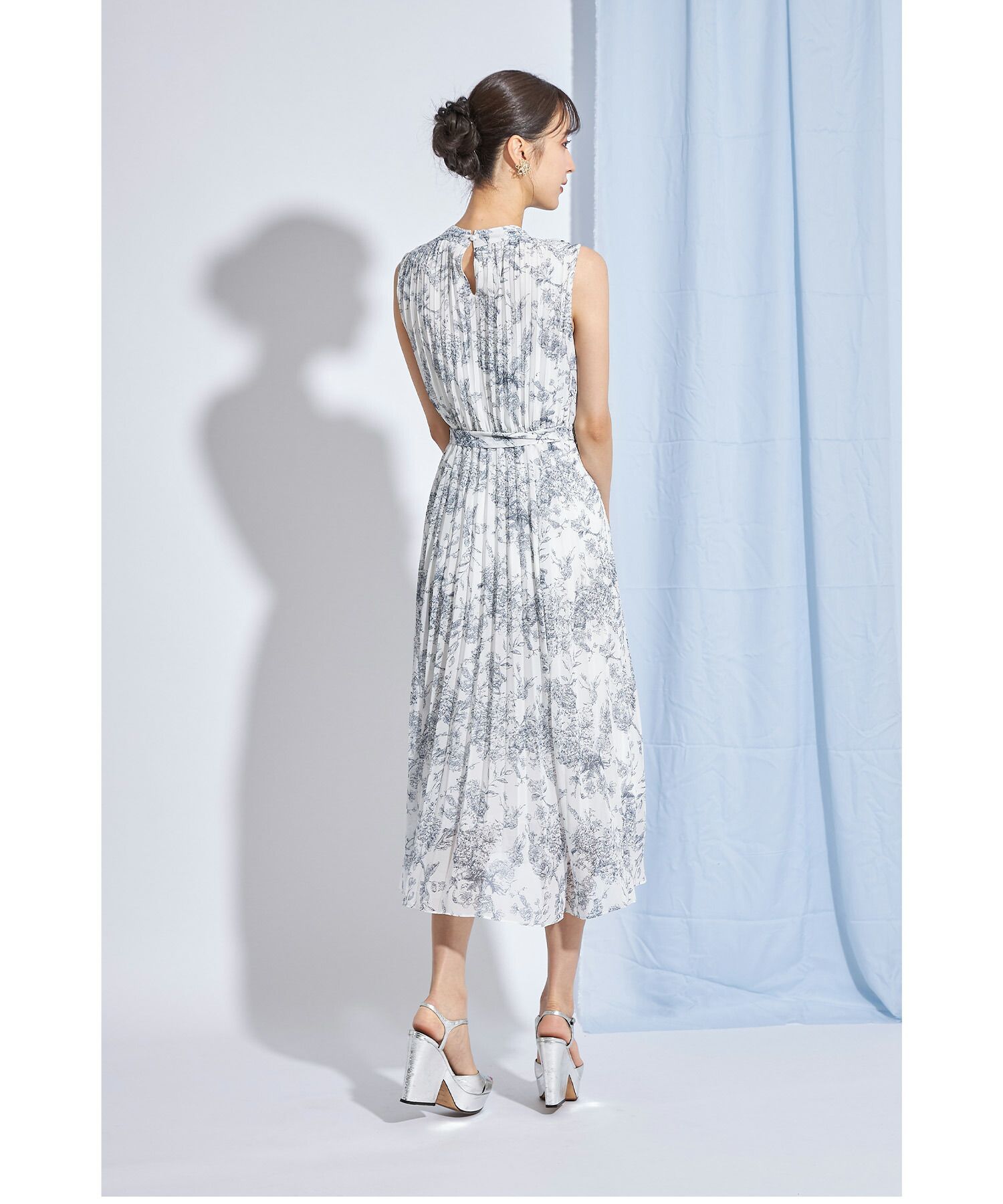 日本 tocco-closet - 波浪百褶綁帶雪紡洋裝-氣質杏