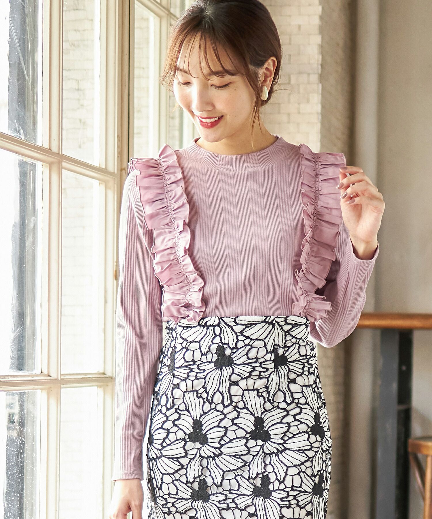 日本 tocco-closet - 奢華荷葉邊羅紋針織上衣-星塵粉