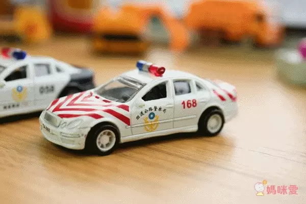 樂彩森林 - 迷你合金車-交通車(151)-迴力