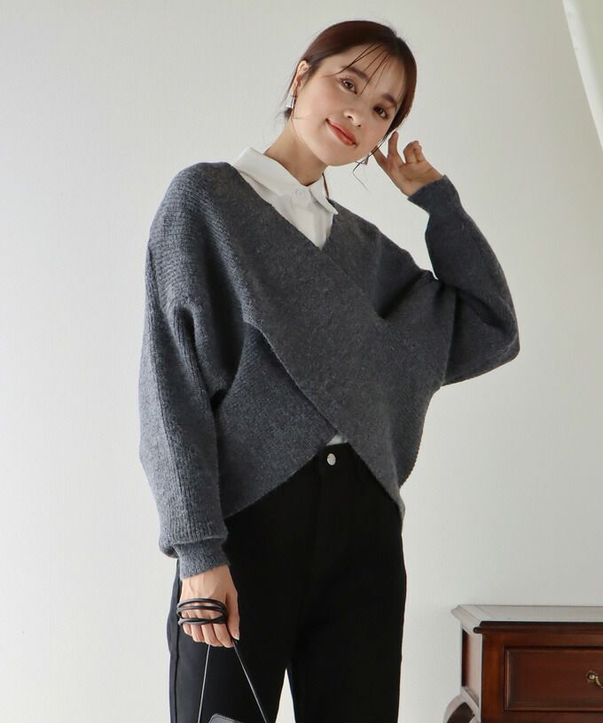 日本 BLUE EAST - 柔美交叉短版針織毛衣-淺灰