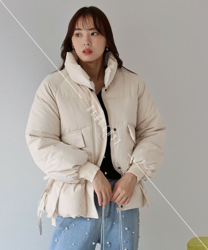 日本 BLUE EAST - 修身甜美側綁帶保暖科技羽絨外套-米