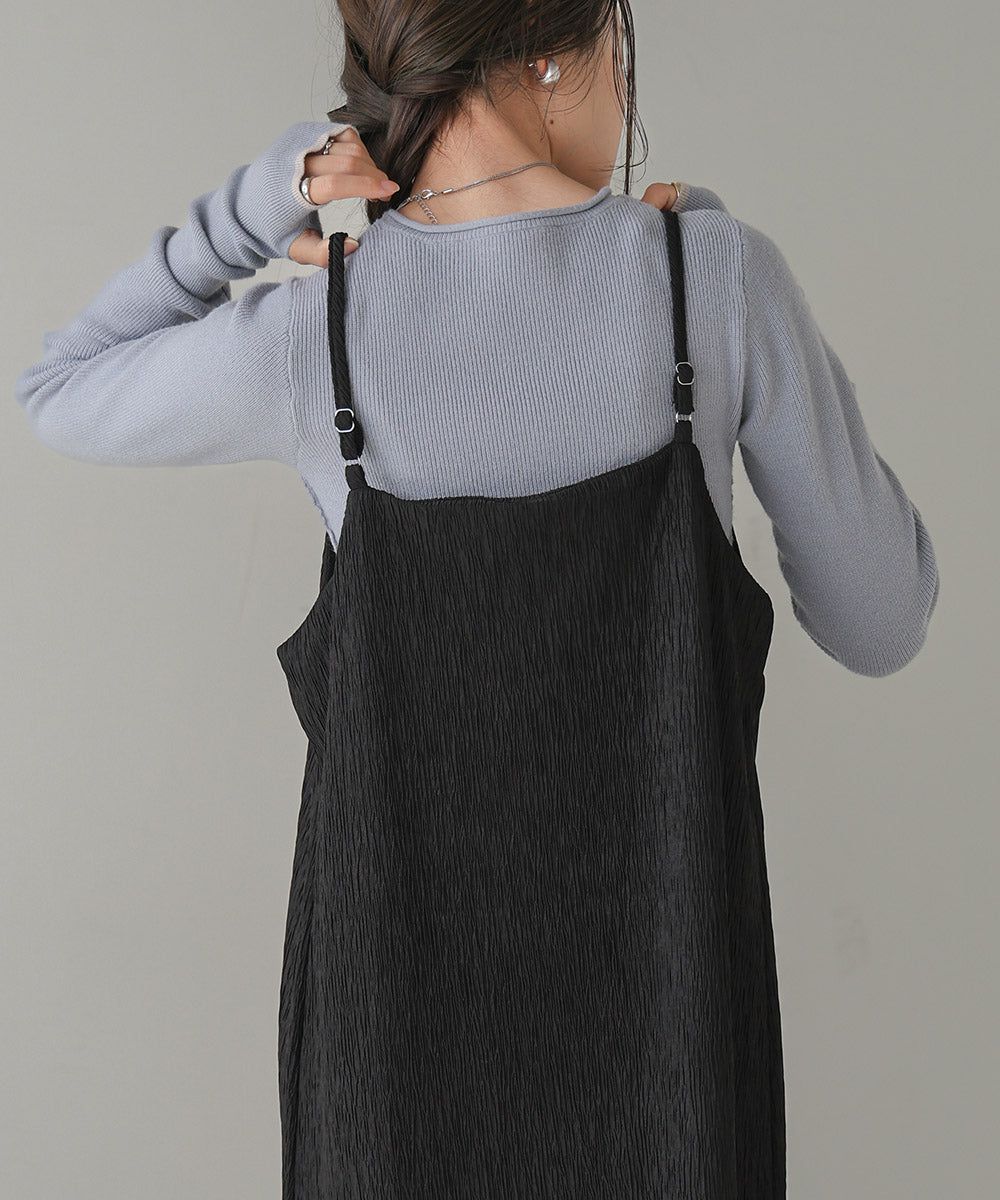 日本 Bab - 光澤感立體紋路吊帶洋裝-黑 (M)