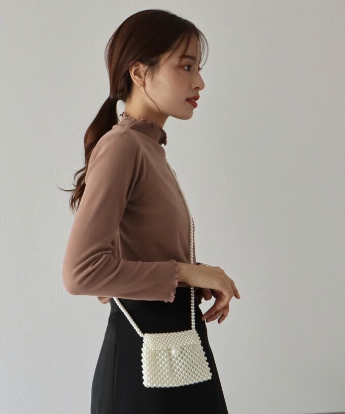 日本 BLUE EAST - 微立領木耳邊薄長袖上衣/打底衫-簡約白