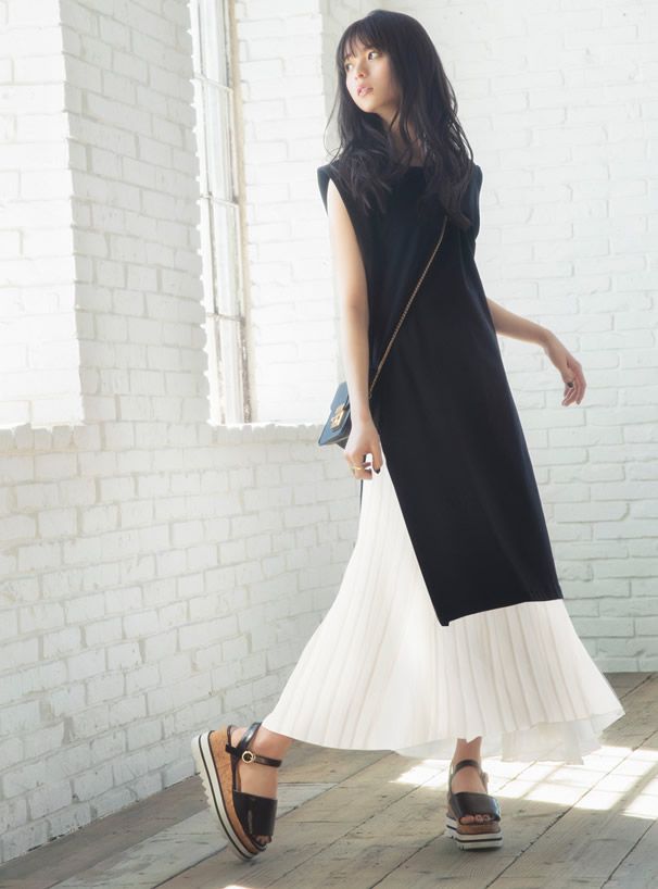 日本 GRL - 顯瘦立體壓紋百褶長裙-天使白