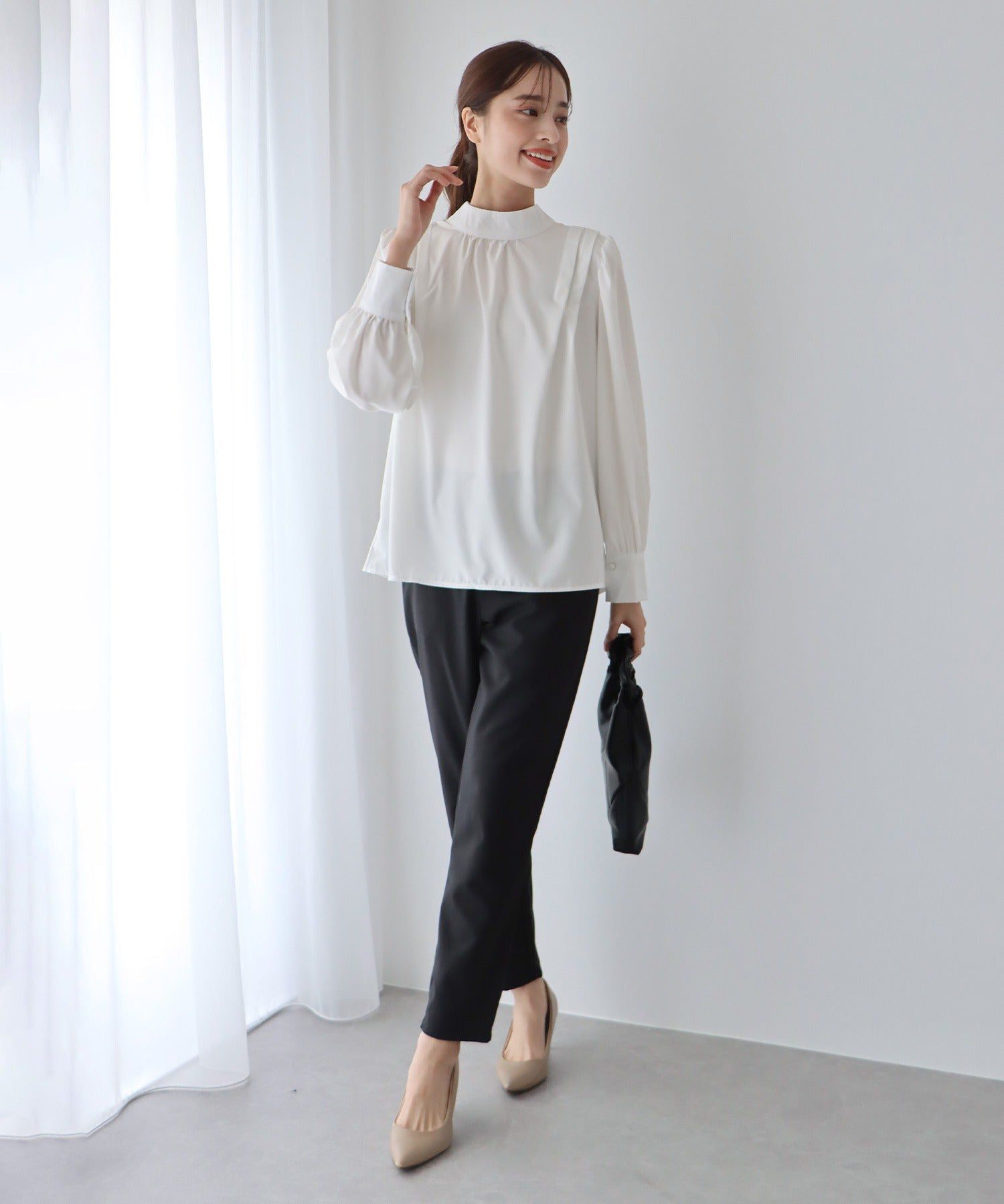 日本 BLUE EAST - 文藝氣質打摺長袖襯衫-米杏