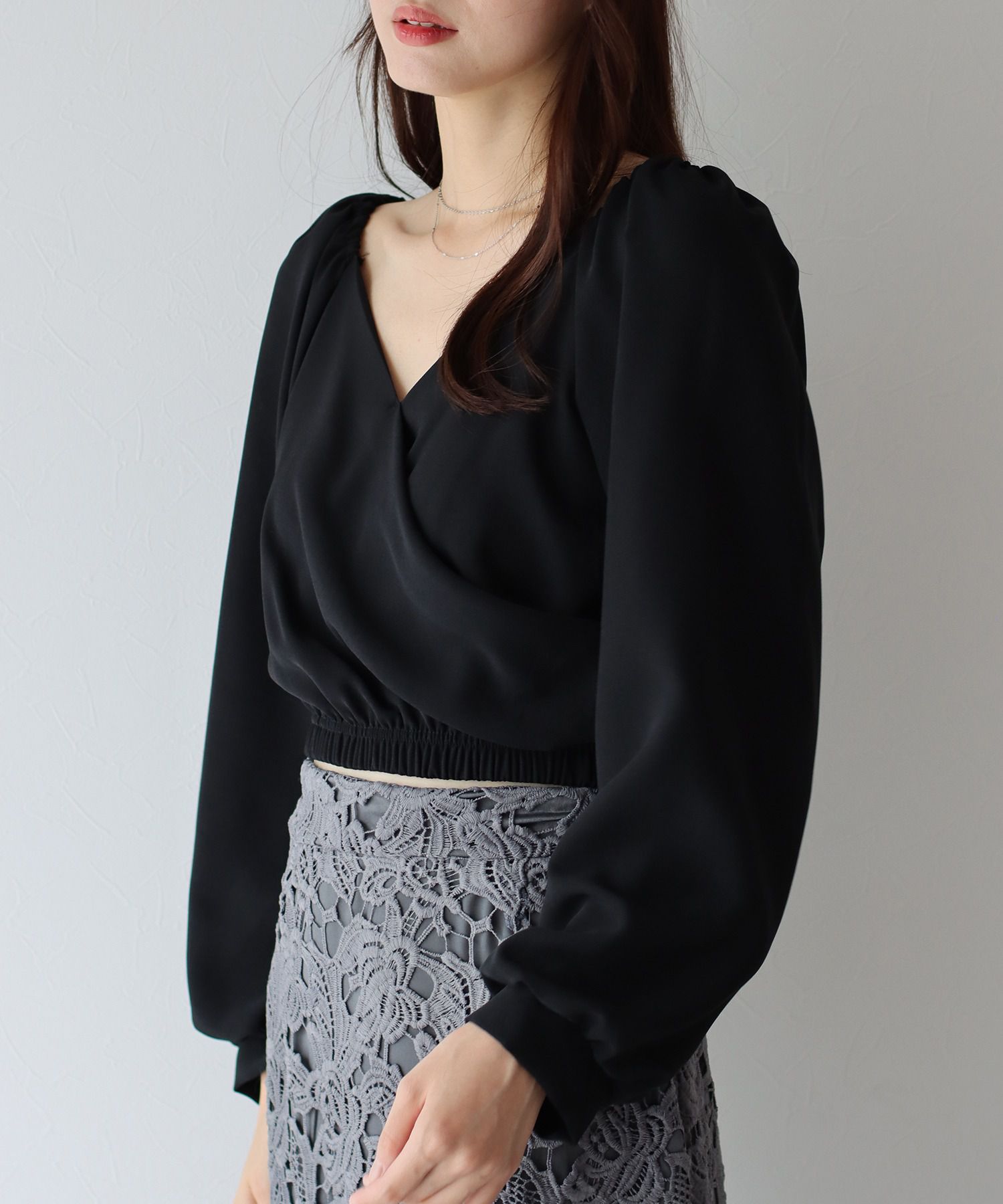 日本 BLUE EAST - 優雅V領交叉長袖上衣-白