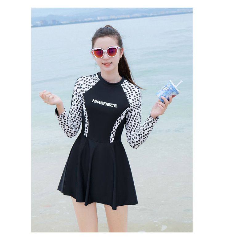 大童女孩運動風長袖連身裙泳衣-滿版星星袖-黑色