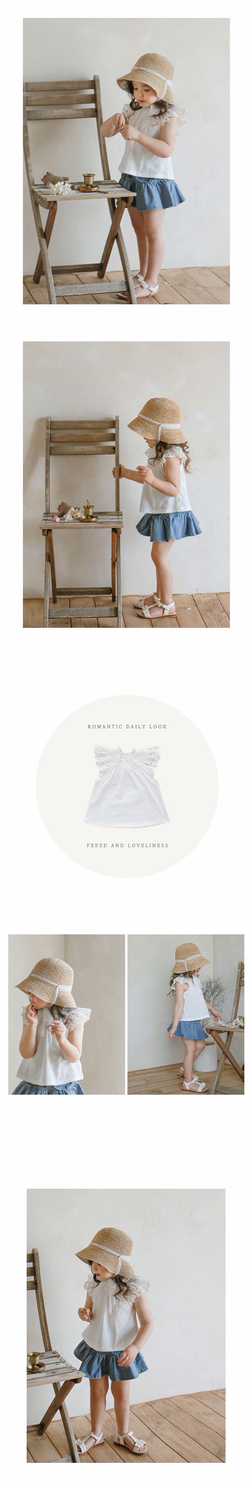 韓國 Puellaflo - 鏤空立體袖胸前抓皺上衣-象牙白