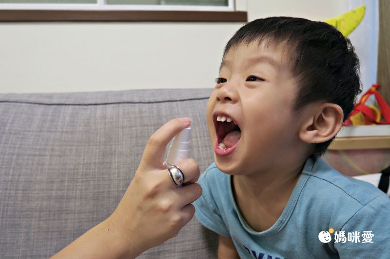 如同12支牙刷同時使用！【U型電動牙刷】360度全方位潔牙