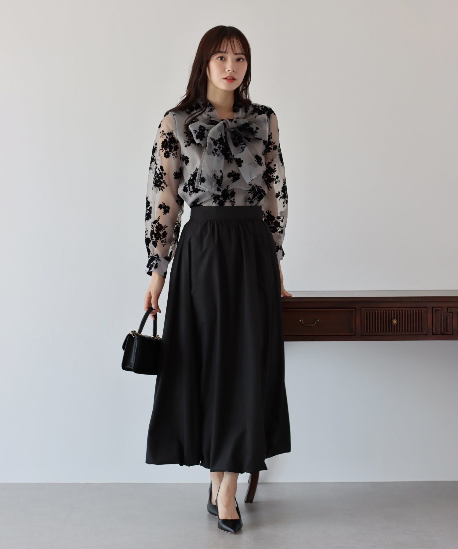 日本 BLUE EAST - 浪漫歐根紗蝴蝶結長袖上衣-黑