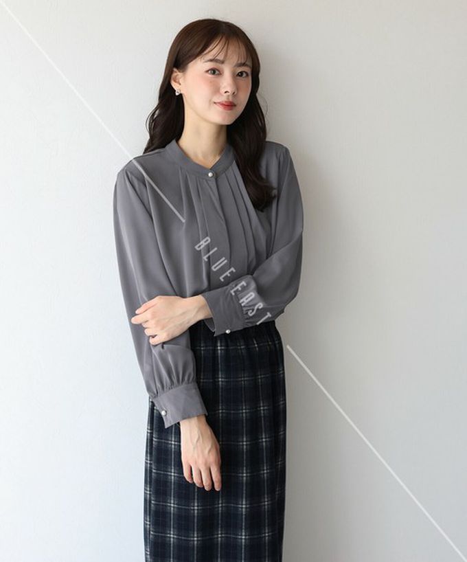 日本 BLUE EAST - 2way領知性整潔感打褶長袖上衣-珍珠袖扣-炭灰