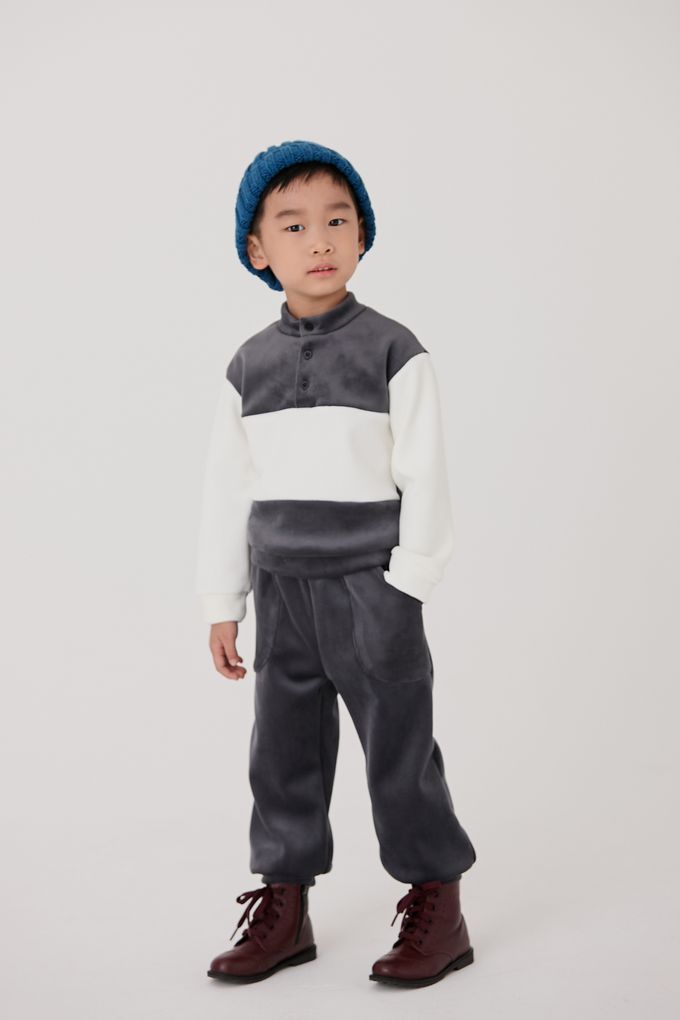 韓國 Coco Bang - 光澤抓絨上衣長褲套裝-黑X卡其