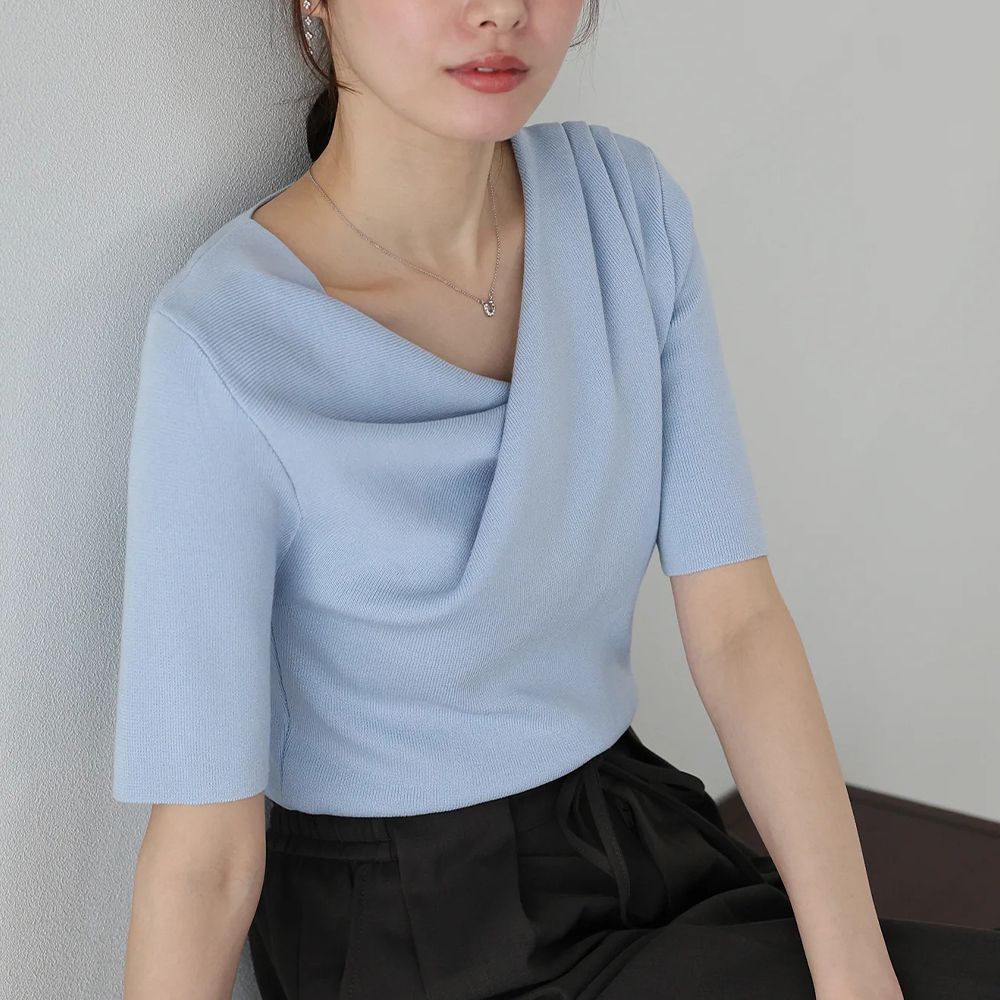 高雅美型垂墜V領針織短袖上衣-水藍