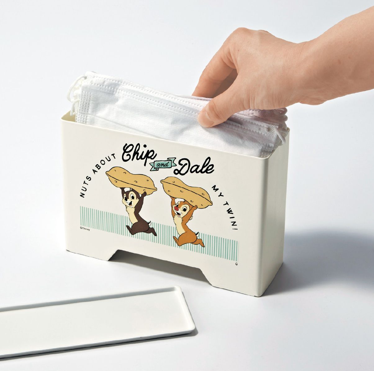 日本千趣會 - 磁吸式 小物置物兼口罩收納盒(可吸附門/冰箱)-奇奇蒂蒂 (約30片)