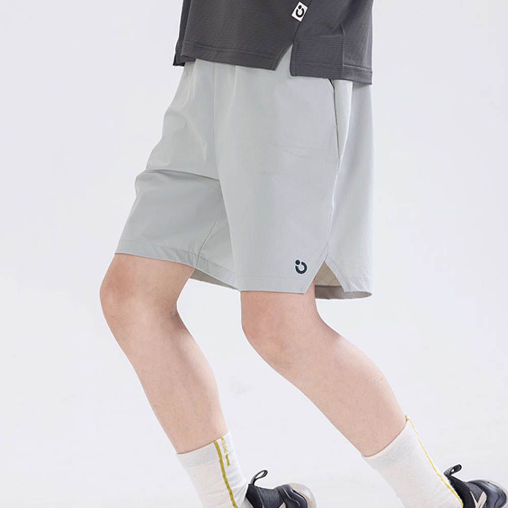 輕薄透氣吸濕速乾短褲-後口袋-淺灰