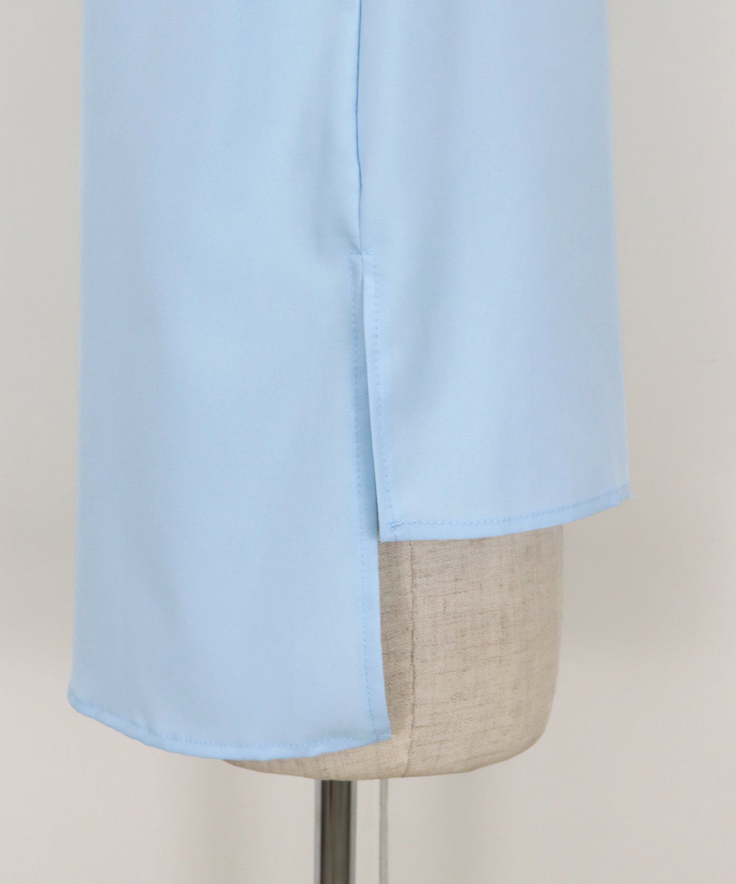 日本 BLUE EAST - 甜美蕾絲方領無袖上衣-水藍