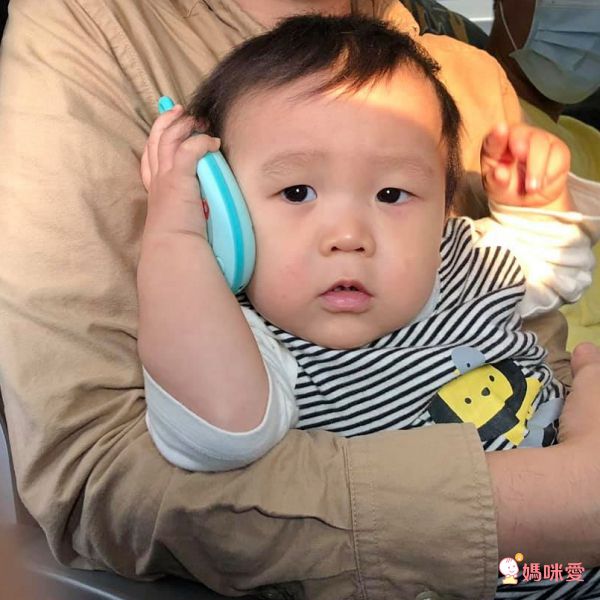 哄娃神器❤經典帽 T 熊故事機＋超人氣萌萌兔小手機