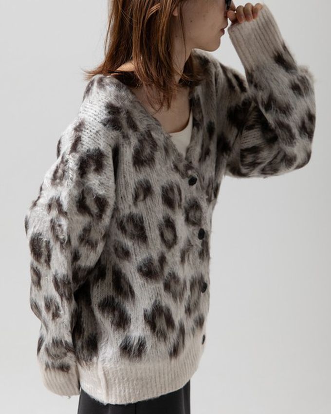 日本 gleam - 馬海毛觸感成熟豹紋V領針織開襟衫-灰