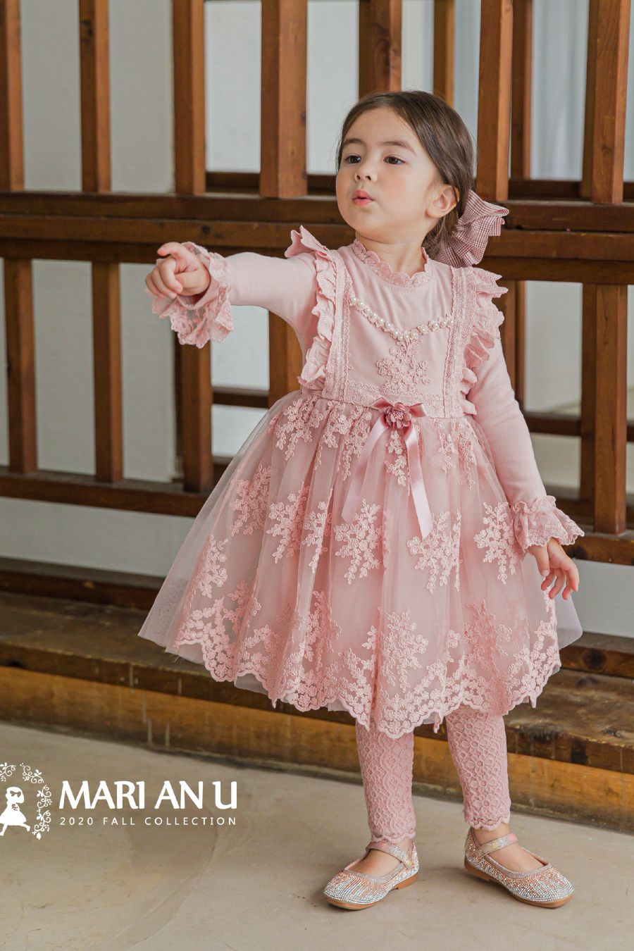 韓國 mari an u - 蕾絲袖口雕花紗裙洋裝-粉紅