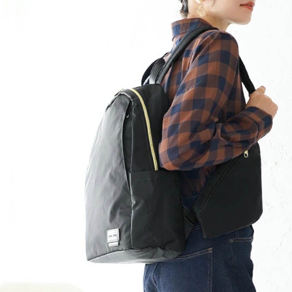 防潑水 輕量便利機能後背包/媽媽包-(附可拆側袋)-黑 (38x27cm)