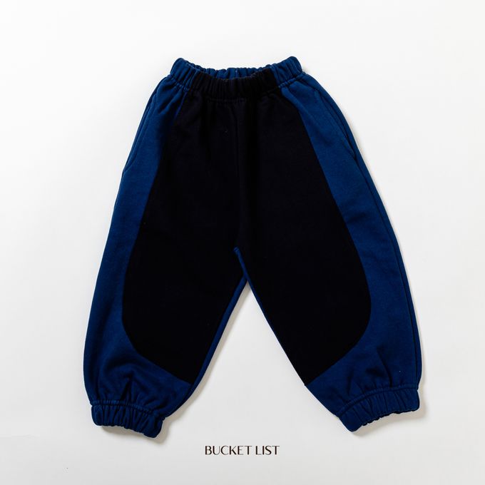 韓國 BUCKET LIST - 鬆緊腰撞色休閒縮口長褲-象牙白X深藍