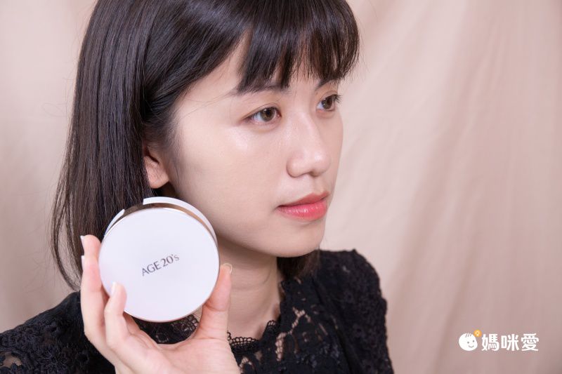 打造無瑕光澤肌！韓國 Age 20's 爆水粉餅