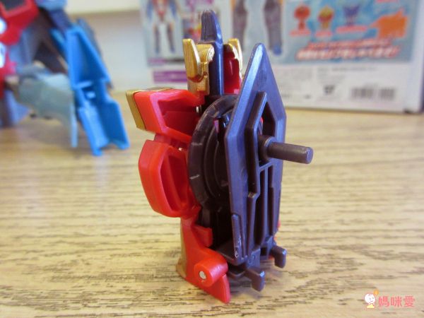 Takara Tomy - 變形金剛 TAV-57  變形機器人(會發出聲音)