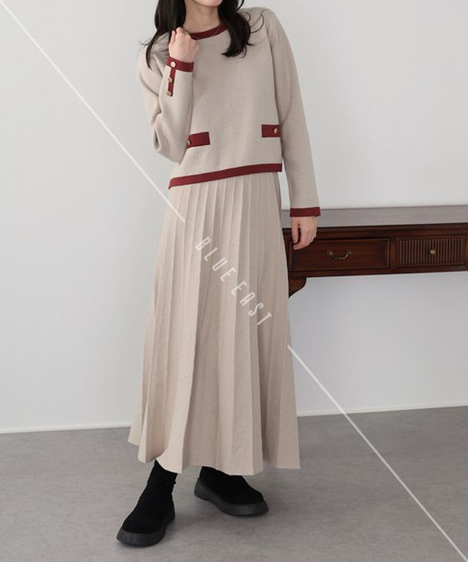 日本 BLUE EAST - 金釦滾邊針織上衣+優雅百摺長裙(2件組)-米x酒紅
