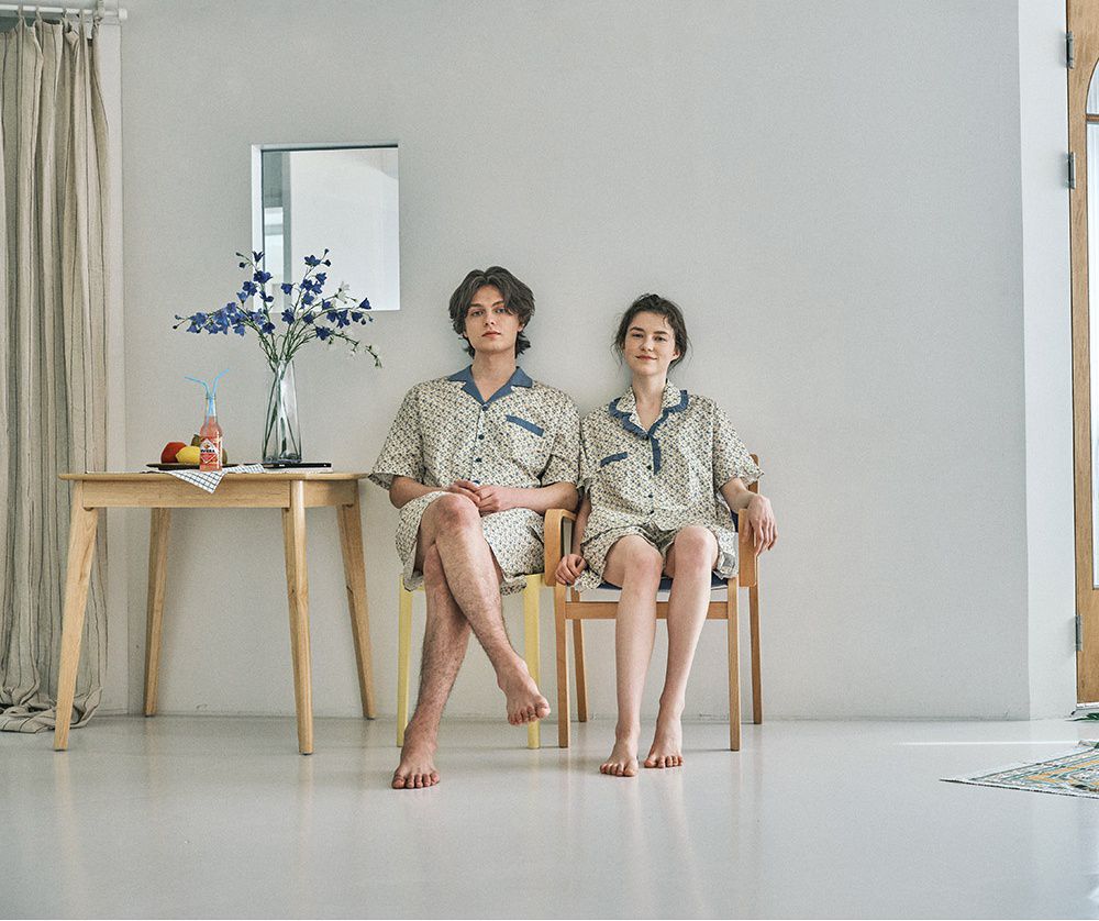 韓國 ULLALA - 玫瑰印花短袖睡衣(兩件式)-藍玫瑰 (FREE)