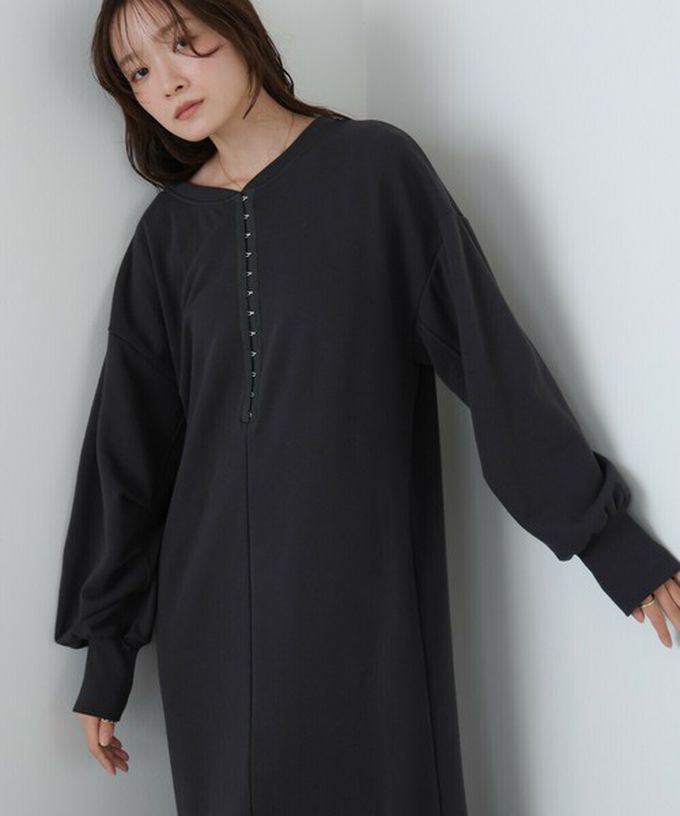 日本 Bab - 前後2way魚尾下擺休閒印花長袖洋裝-象牙