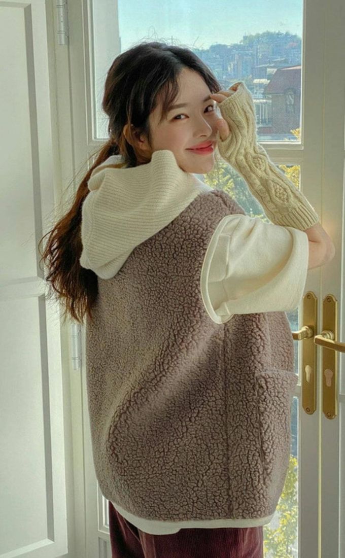 韓國 LANDING - 韓國製羊羔絨口袋背心-象牙白 (FREE)