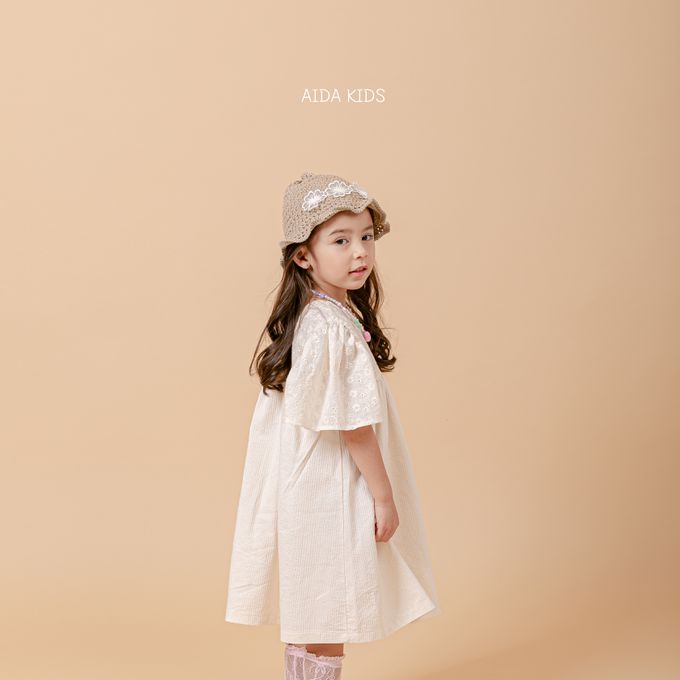 韓國 AIDA - 質感蕾絲花繡短袖連身洋裝-象牙白