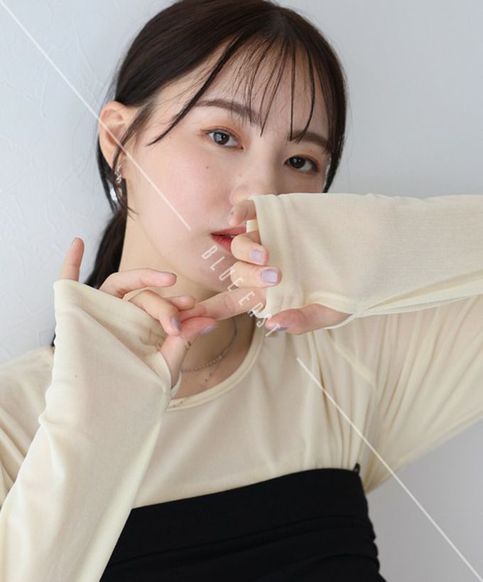 日本 BLUE EAST - 透明感光澤絨面船領長袖上衣-(指孔設計)-咖啡