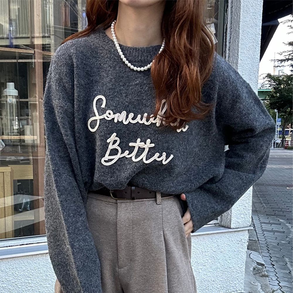 簡約立體英文logo休閒針織上衣-灰 (F)