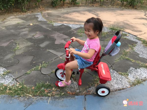 美國百年品牌 RADIO FLYER ❤ 兒童界的法拉利之稱超夯品牌！