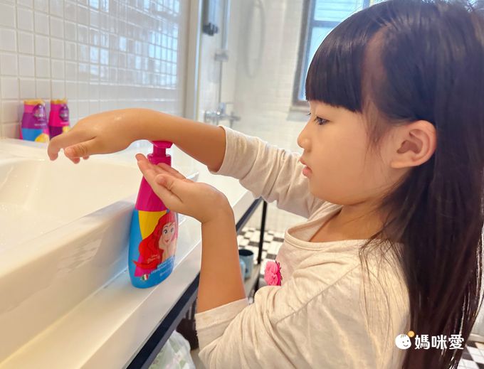 義大利 自然之綠 NATURAVERDE - 小美人魚矢車菊潔顏沐浴液態皂(4y+)-300ml