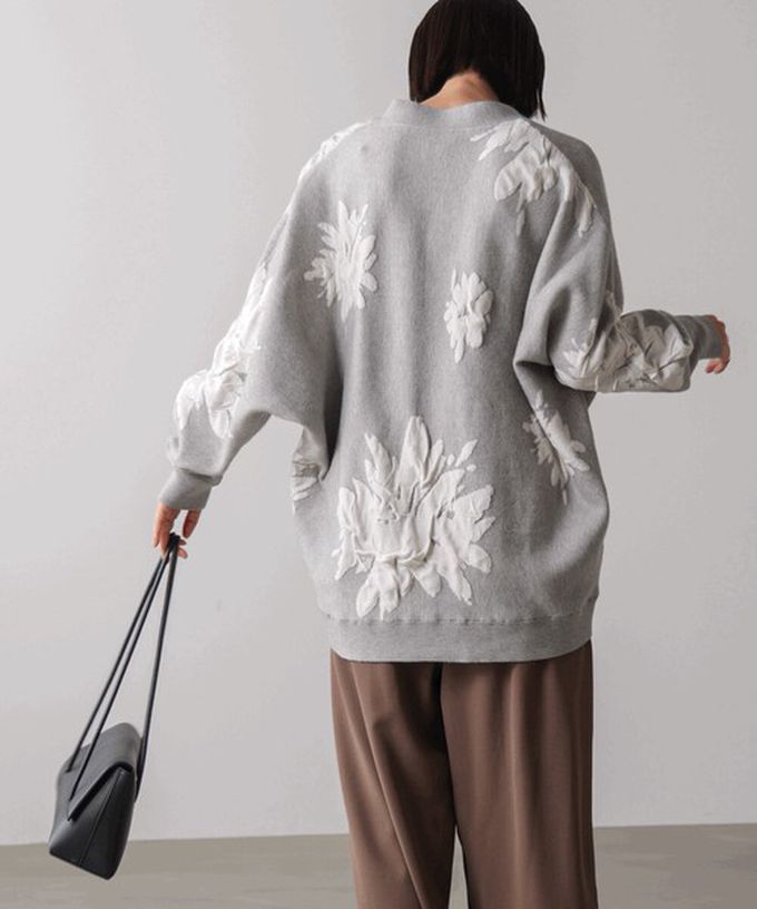 日本 Bab - 唯美花卉寬鬆感針織開襟外套-杏黑