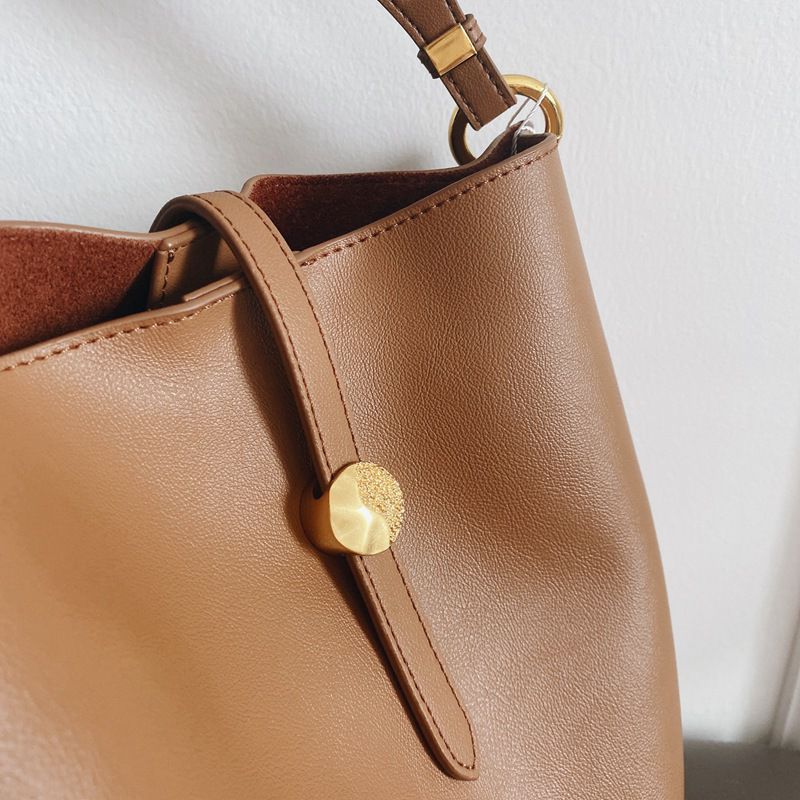 時尚手提/肩揹真皮水桶包-卡其色 (27x29x9.5cm)