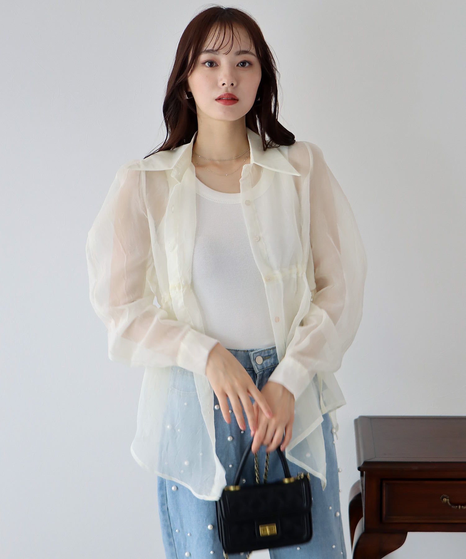 日本 BLUE EAST - 透膚抽繩翻領薄襯衫-米杏