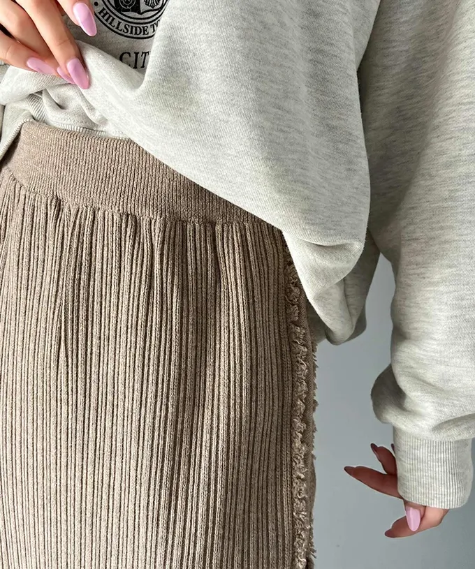 日本 Classical Elf - mily bilet 羅紋修身側流蘇針織長裙-黑