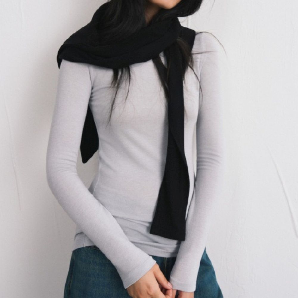 輕絨暖感3%羊毛天絲莫代爾修身長袖上衣-霧絨藍