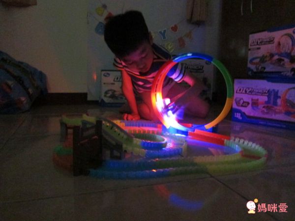 BQOCH - 【兒童益智玩具】電動夜光軌道車 風火輪 (132pcs)