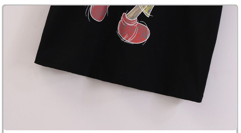 時尚休閒圓領短袖上衣-構圖熊熊-白色