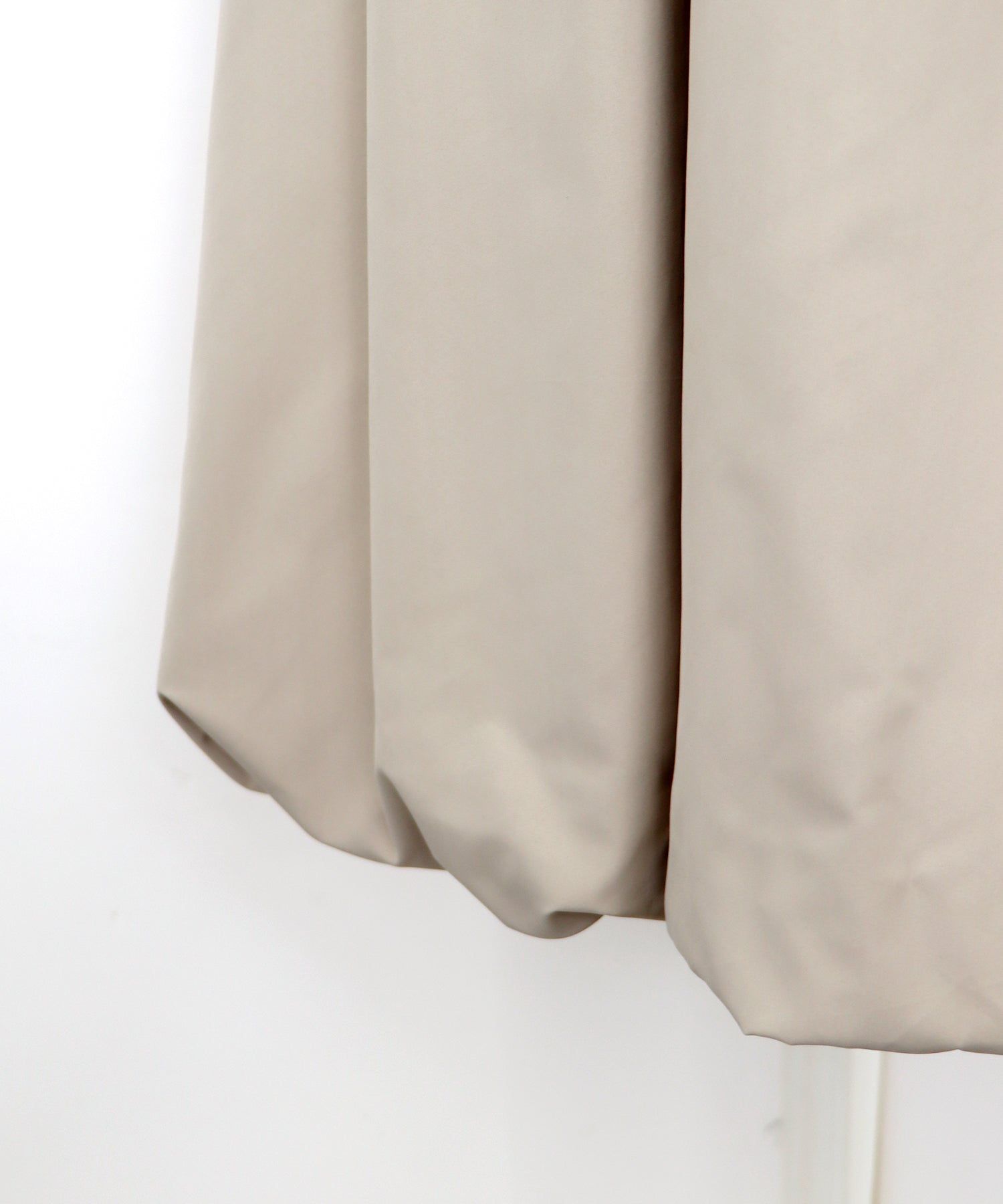 日本 BLUE EAST - 簡約時尚定番氣球裙-米杏