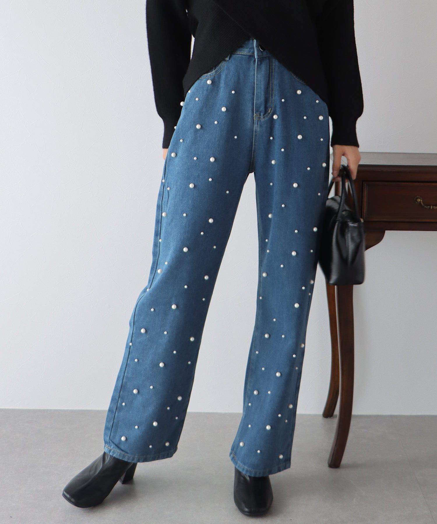 日本 BLUE EAST - 熱銷款 時尚珍珠點綴牛仔褲-B款-靛藍