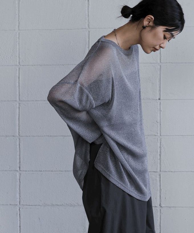 日本 Bab - 光澤閃耀透膚寬版長袖上衣-淺杏