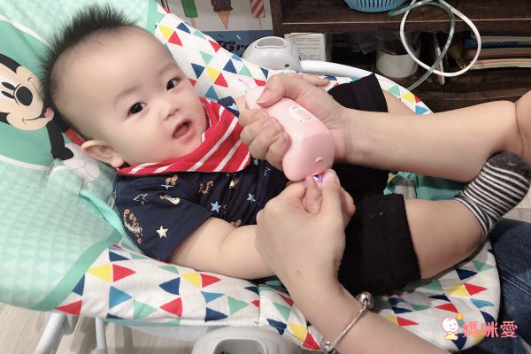 美國 VANRRO - Babynice 專業嬰兒電動指甲剪-White 純淨白-ABS 電子元件/重量：111g