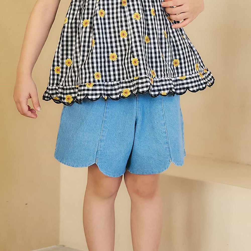 下擺扇形愛心口袋俏麗短褲-素面-丹寧藍